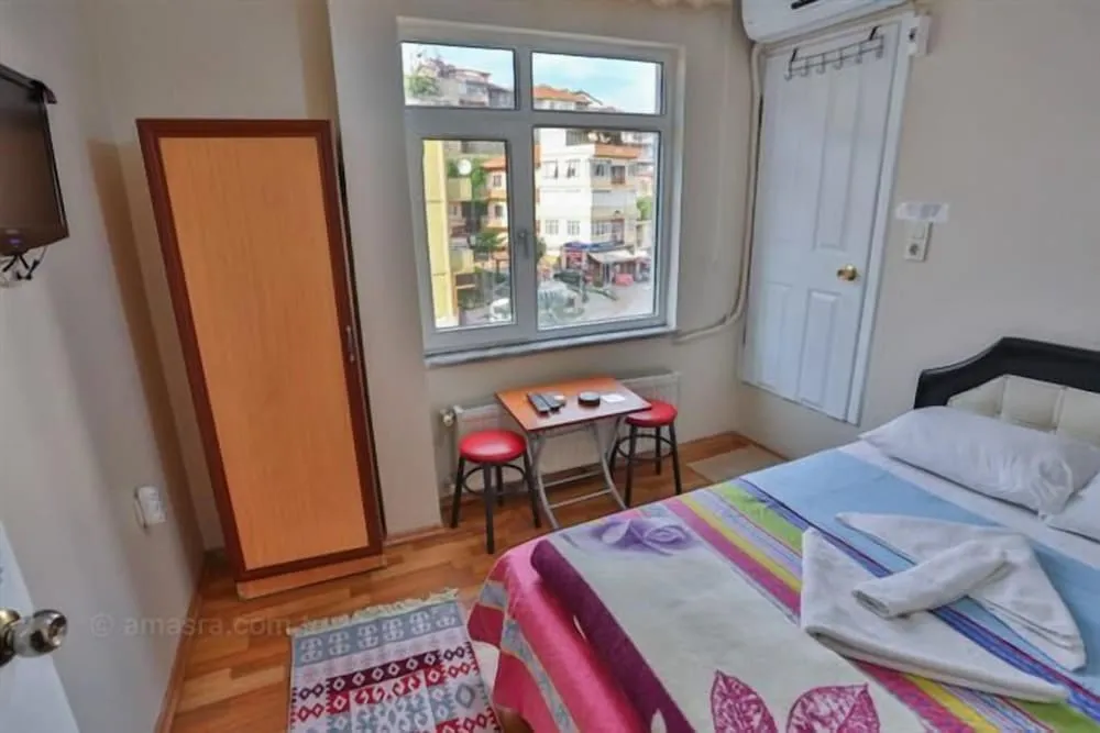 Tek Büyük Yataklı Oda