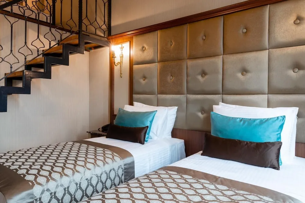 Deluxe Dört Kişilik Oda