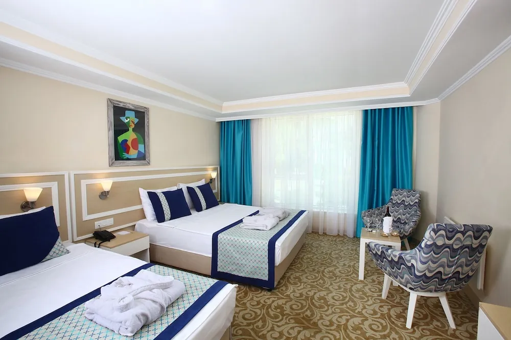Royal Room,Land View BB