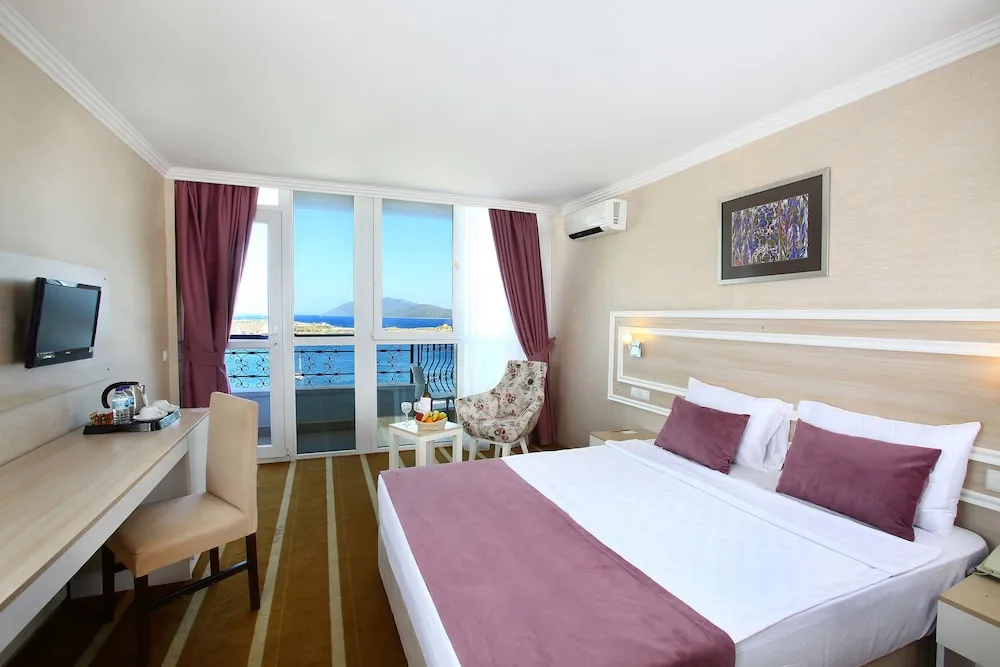 ROYAL ODA - DENIZ MANZARALI
