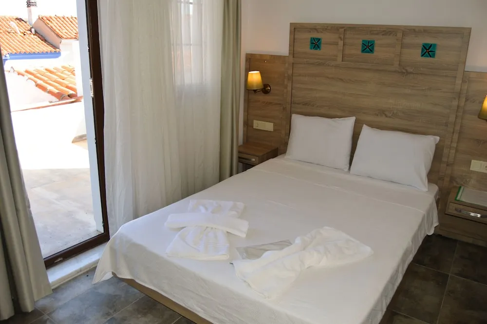 Deluxe Tek Büyük Yataklı Oda, Balkon, Deniz Manzaralı