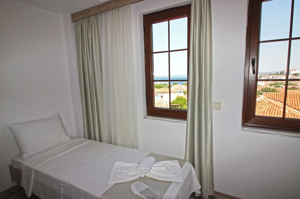 Deluxe Dört Kişilik Oda, Deniz Manzaralı