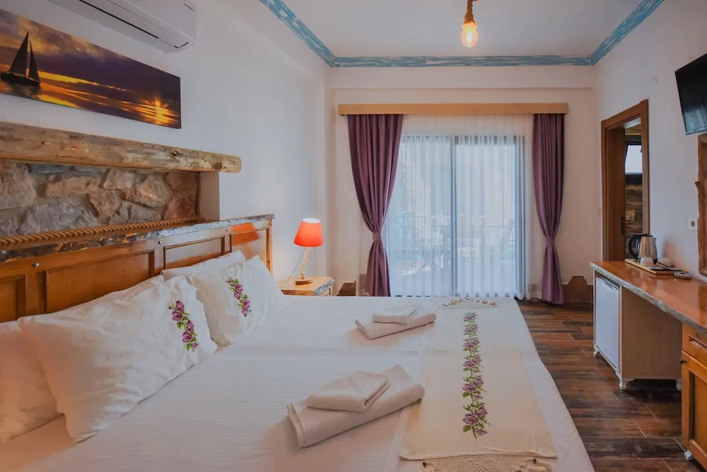 Premium Tek Büyük Yataklı Oda