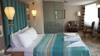 Tashkonak Hotel
