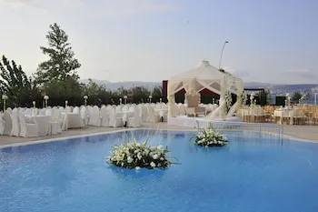 Wellborn Luxury Hotel