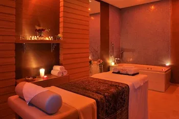 Wellborn Luxury Hotel