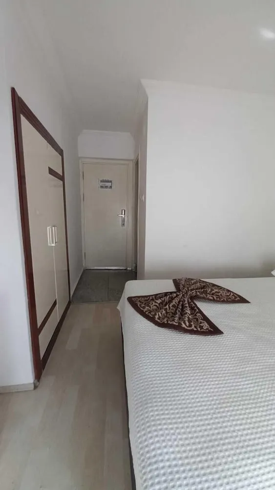 Standard Tek Büyük veya İki Ayrı Yataklı Oda, Şehir Manzaralı