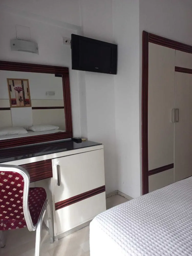 Standard Tek Büyük veya İki Ayrı Yataklı Oda, Şehir Manzaralı