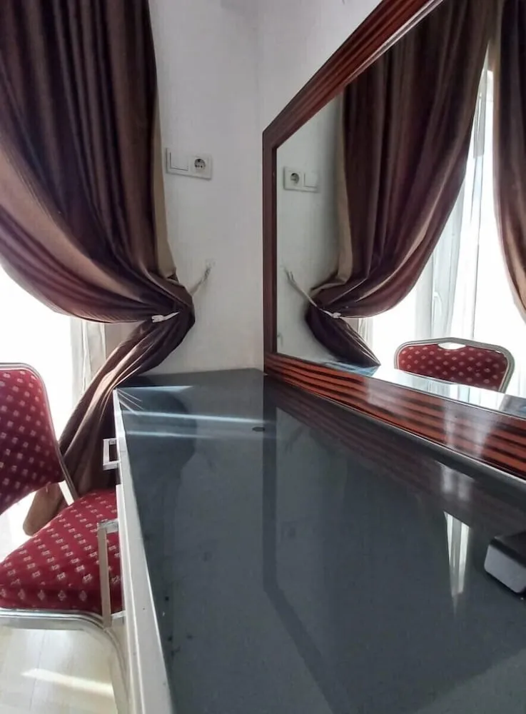 Standard Tek Büyük veya İki Ayrı Yataklı Oda, Şehir Manzaralı