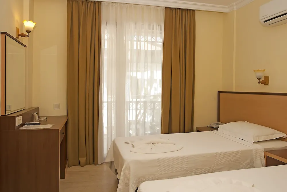 Standard Üç Kişilik Oda