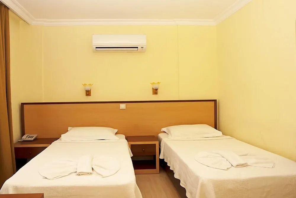 Standard Tek Büyük veya İki Ayrı Yataklı Oda