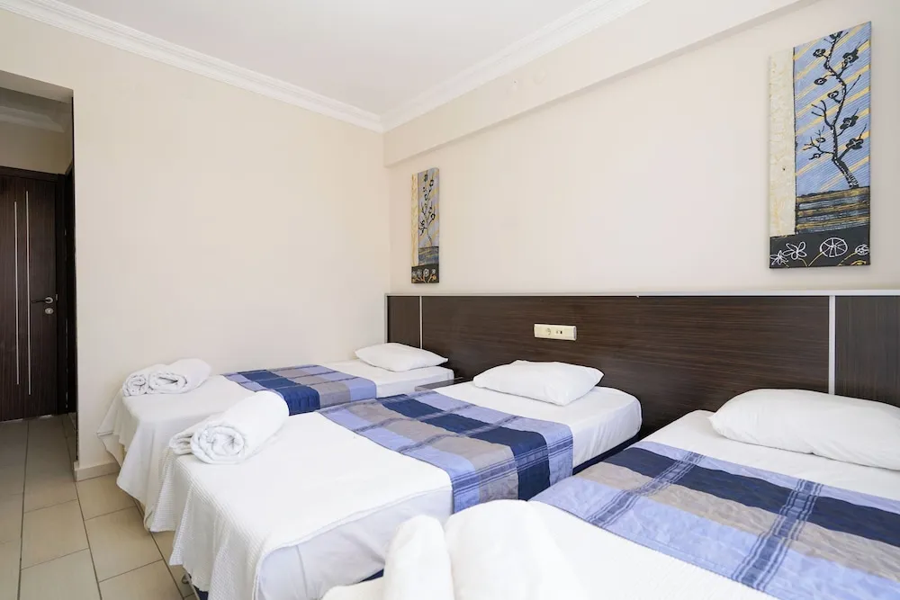 Basic Üç Kişilik Oda, Balkon