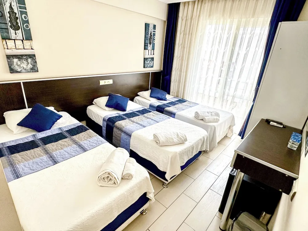 Basic Üç Kişilik Oda, Balkon