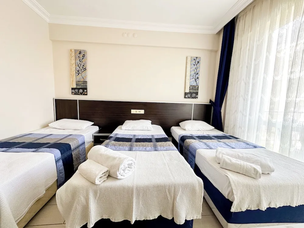 Basic Üç Kişilik Oda, Balkon