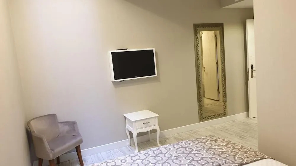Basic Tek Büyük veya İki Ayrı Yataklı Oda