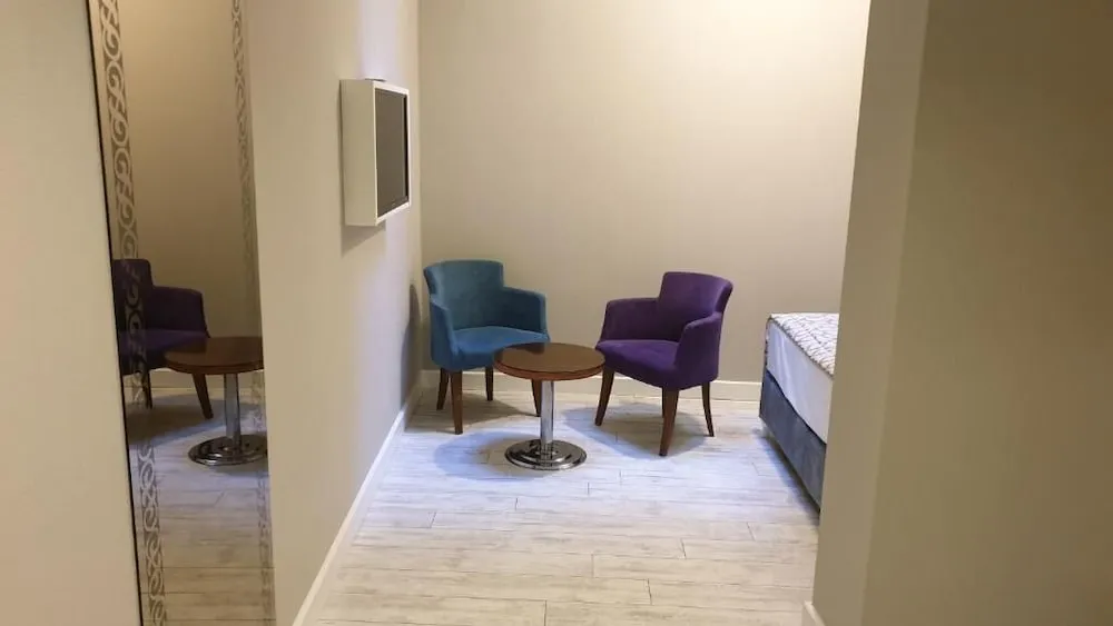 Basic Tek Büyük veya İki Ayrı Yataklı Oda