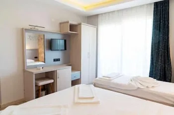 Tone Otel