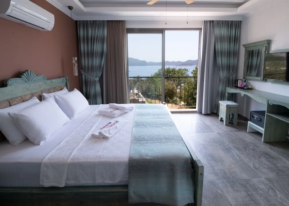 Comfort Tek Büyük veya İki Ayrı Yataklı Oda, Deniz Manzaralı