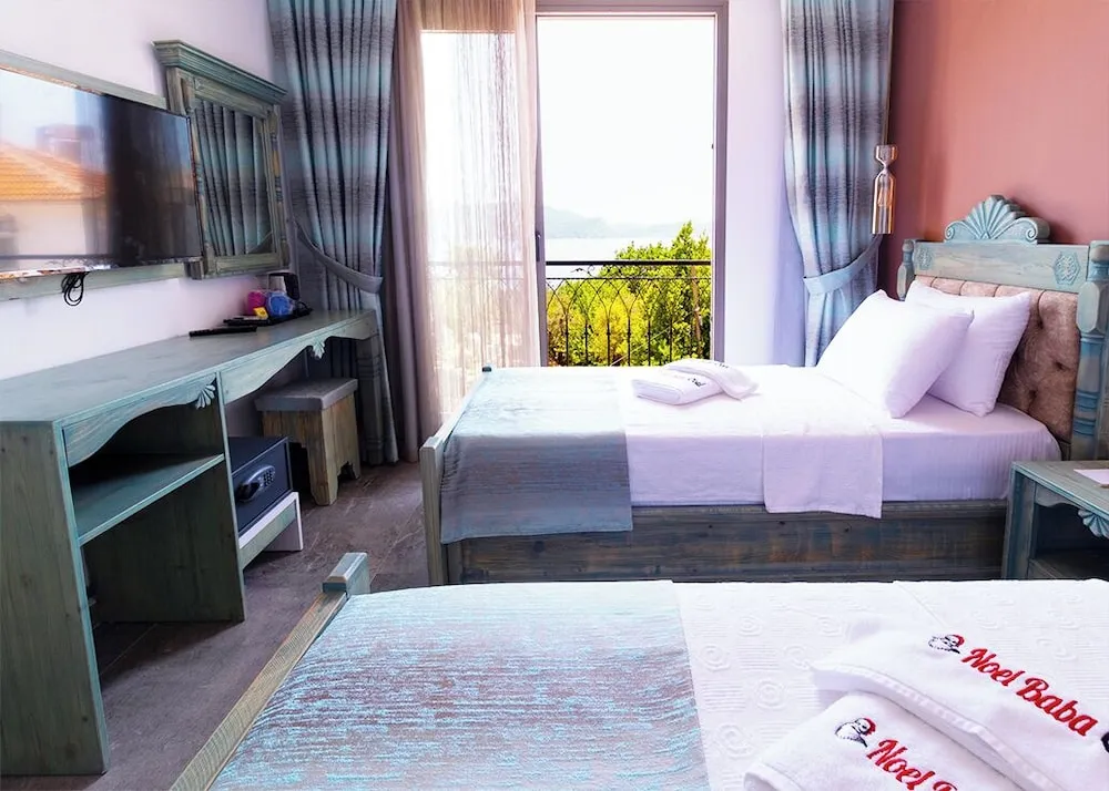 Comfort Tek Büyük veya İki Ayrı Yataklı Oda, Kısmi Deniz Manzaralı