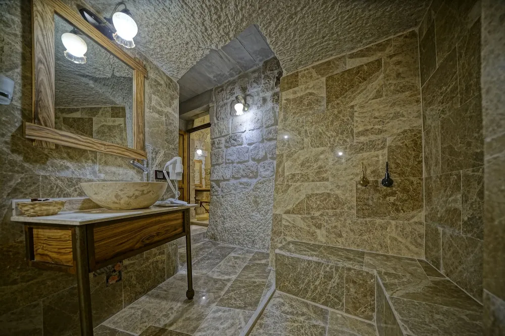 Stone Deluxe Suite (Ambar)