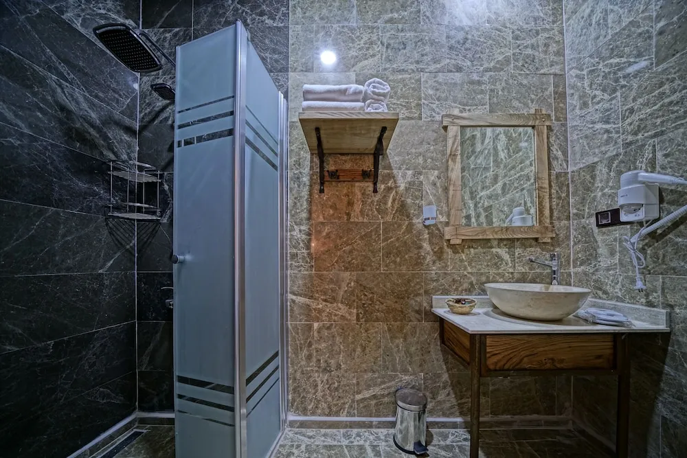 Superior Tek Büyük Yataklı Oda (Yazevi)