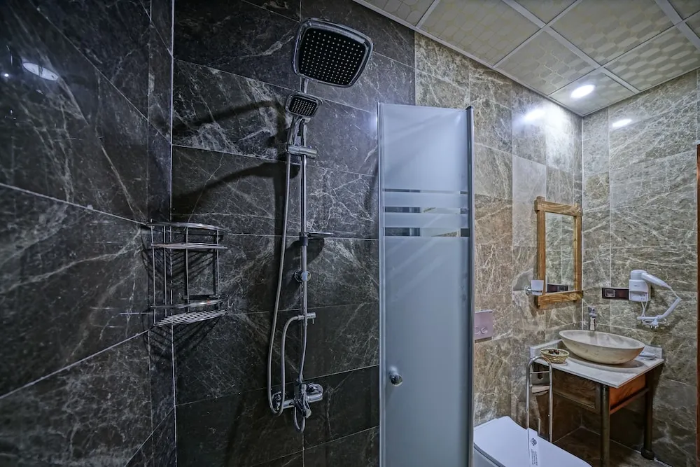 Classic Tek Büyük Yataklı Oda (Sora)