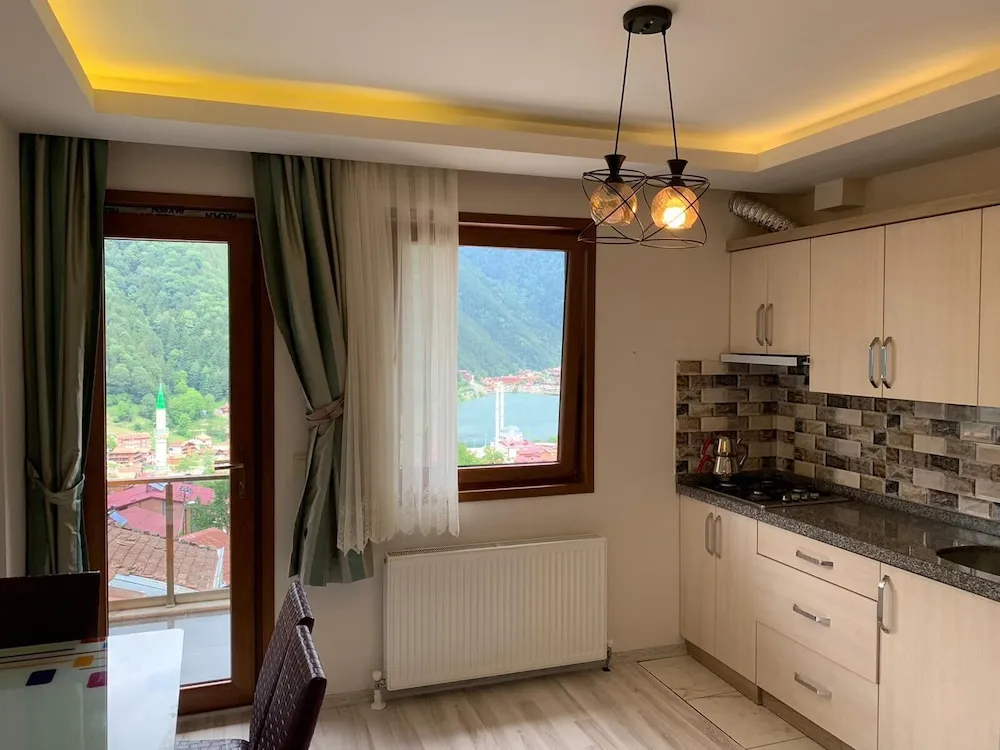Apart Daire, 3 Yatak Odası, Göl Manzaralı