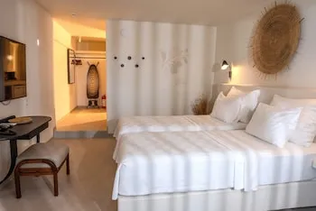 Pilos Suites