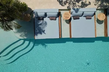 Pilos Suites
