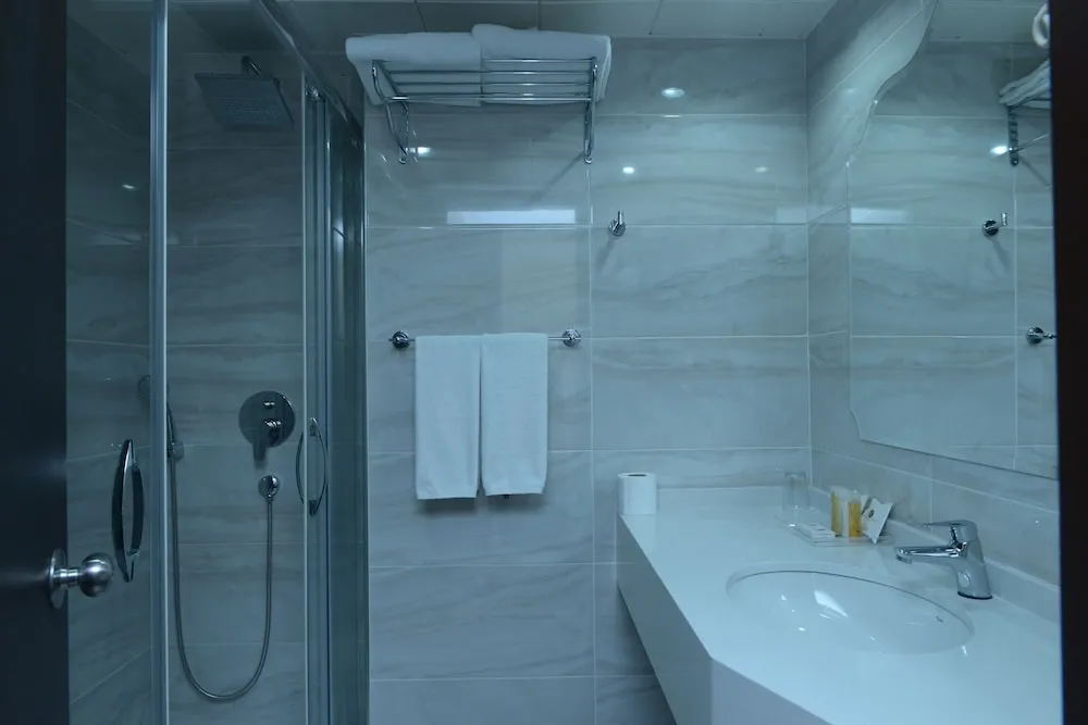 Deluxe Büyük Yataklı Tek Kişilik Oda (Single Use)