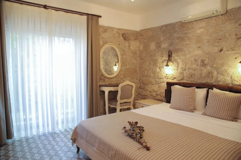 Deluxe Üç Kişilik Oda