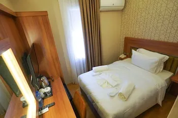Uğurlu Hotel
