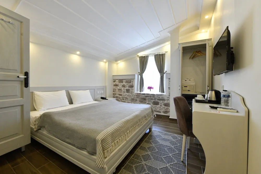 Classic Tek Büyük Yataklı Oda