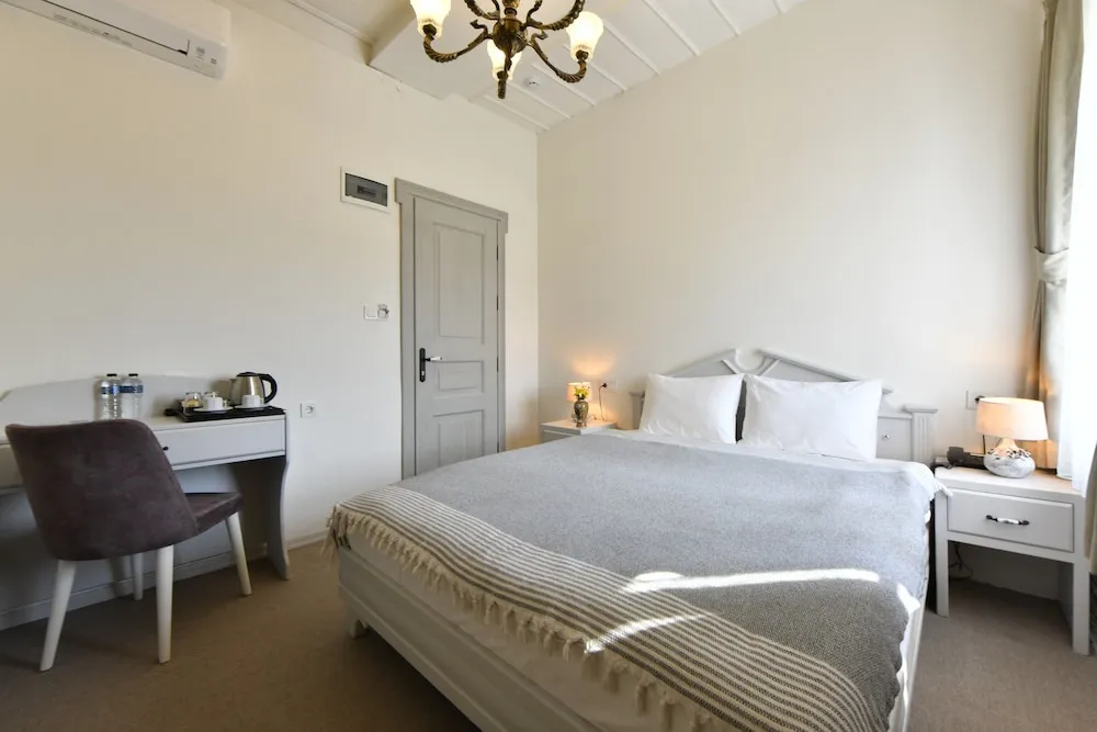 Classic Tek Büyük Yataklı Oda