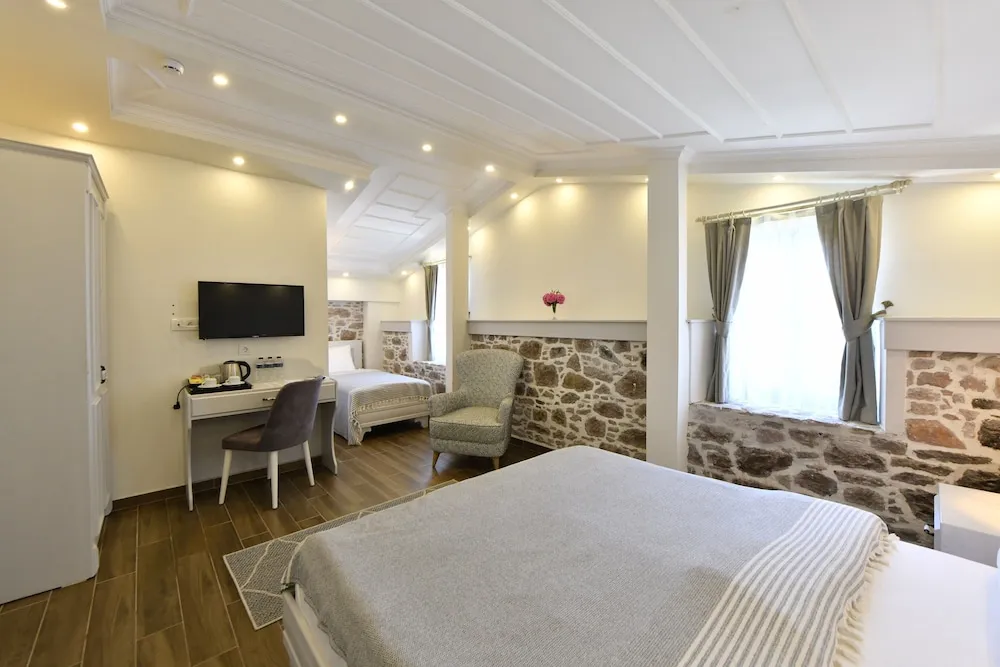 Deluxe Üç Kişilik Oda