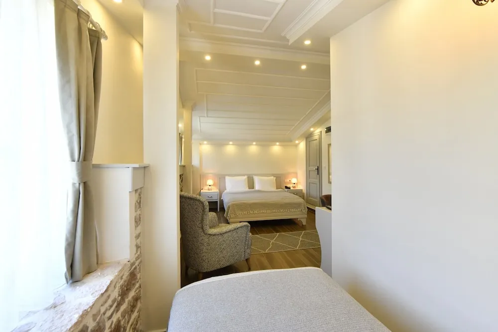 Deluxe Üç Kişilik Oda