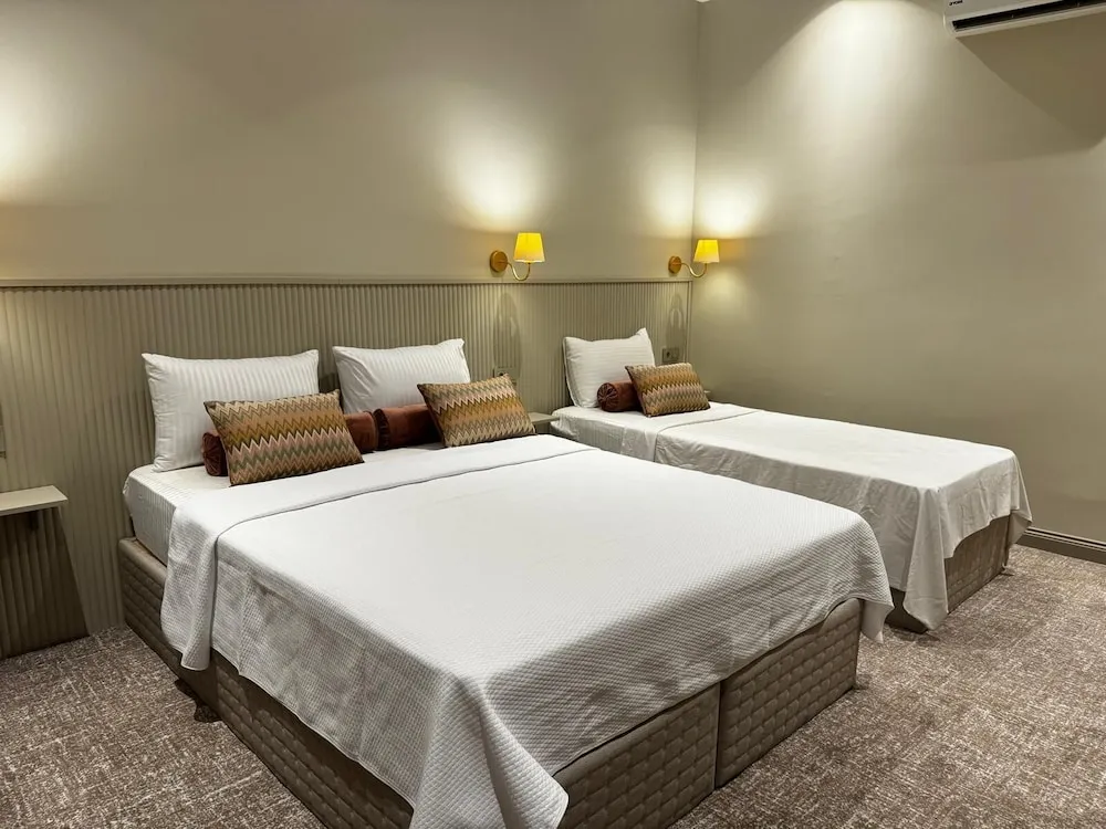 Deluxe Üç Kişilik Oda