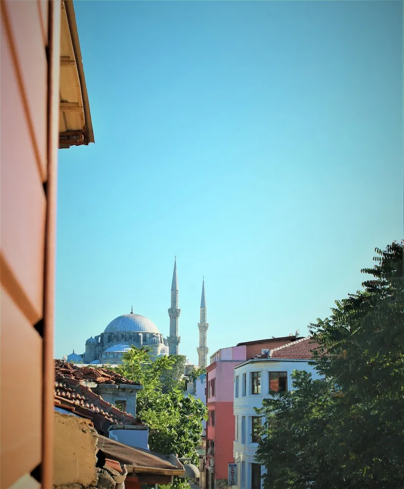Konaklama yerinden şehir manzarası