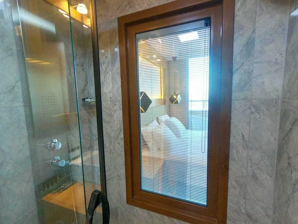 Standard Oda, Liman Manzaralı