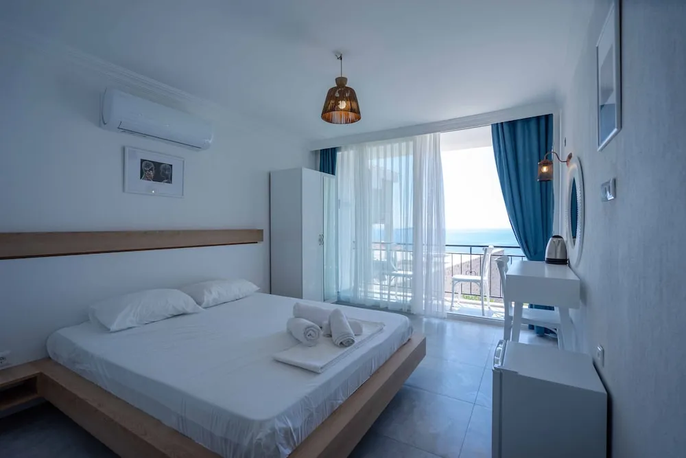 Deluxe Üç Kişilik Oda, Balkon/Veranda, Marina Manzaralı