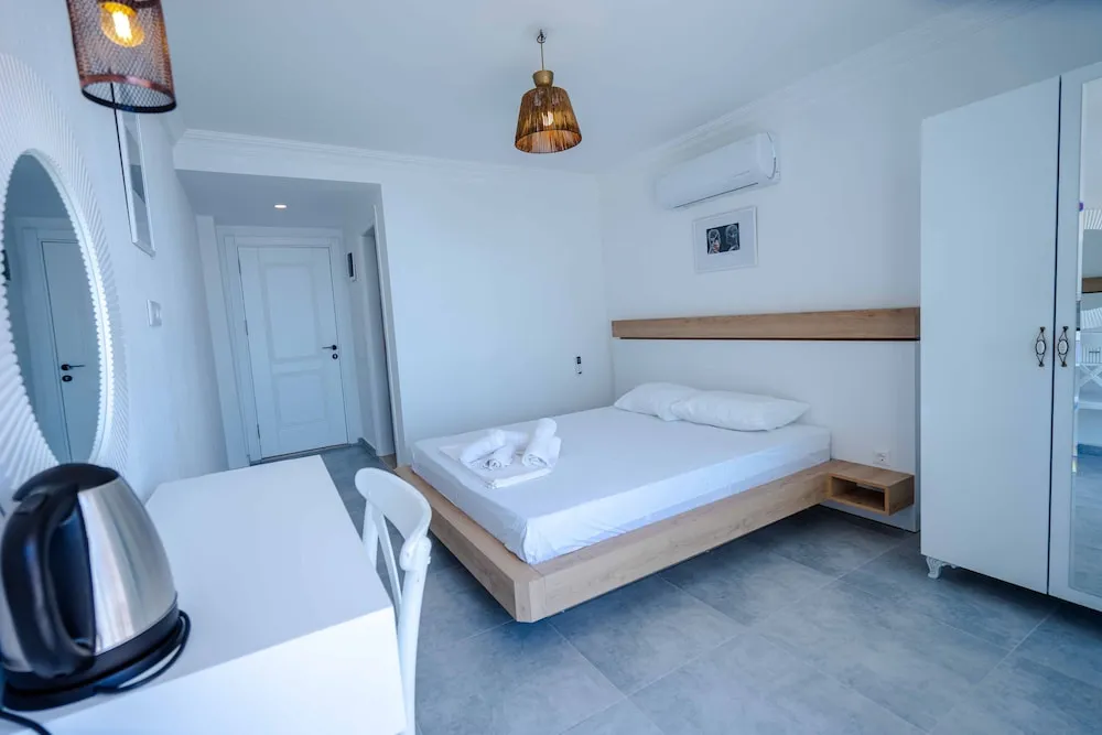 Deluxe Üç Kişilik Oda, Balkon/Veranda, Marina Manzaralı