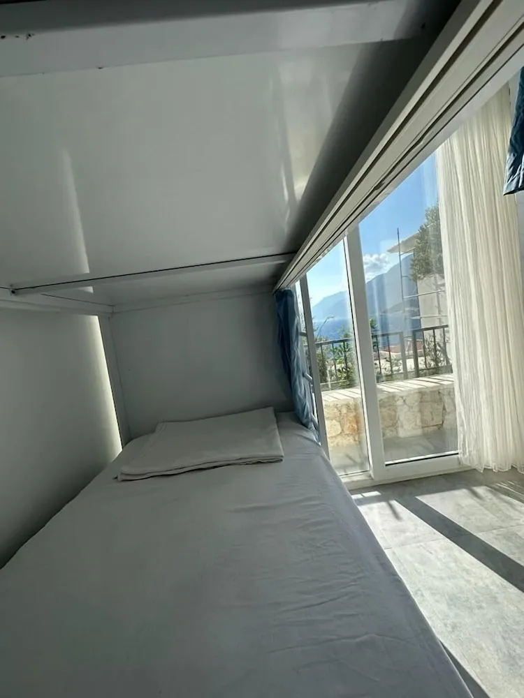 Classic Ortak Ranzalı Oda, Sadece kadınlar için, Özel Banyo, Deniz Manzaralı