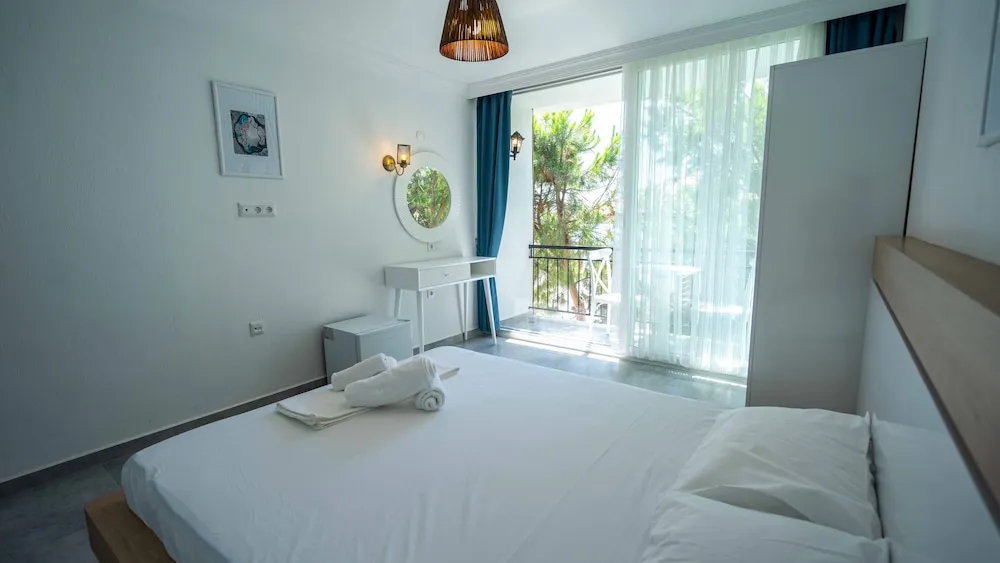 Classic Oda, 1 En Büyük (King) Boy Yatak, Balkon, Kısmi Deniz Manzaralı