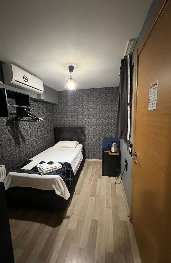 Single Suit Room