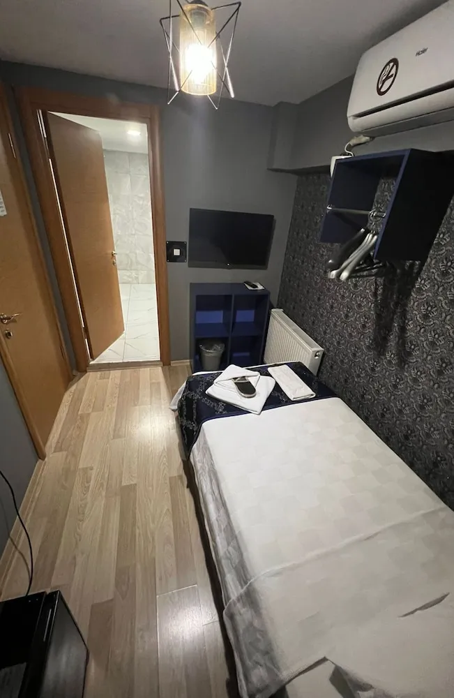 Single Suit Room