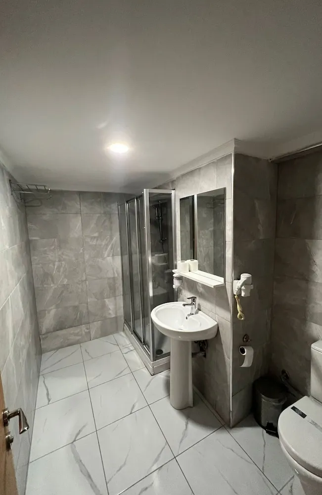 Single Suit Room