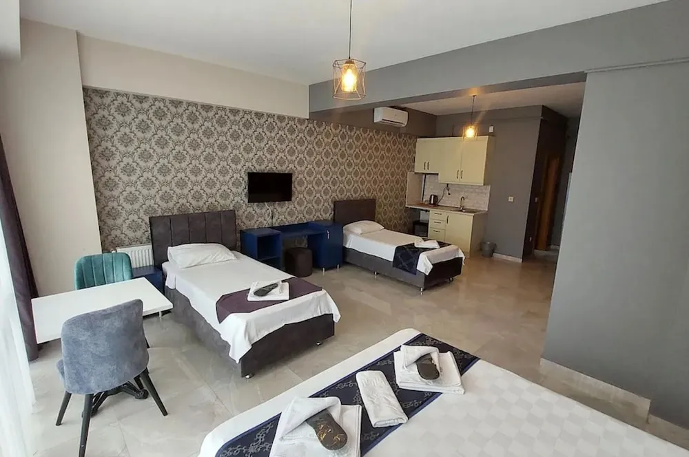 Family Suit Room