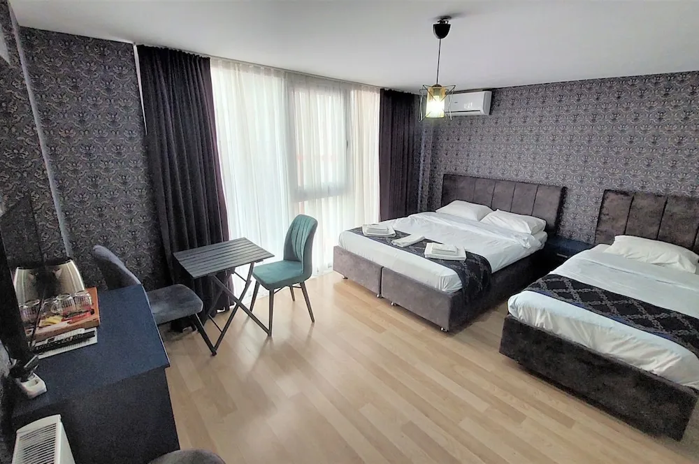 Tripple Serenity Suite, City View