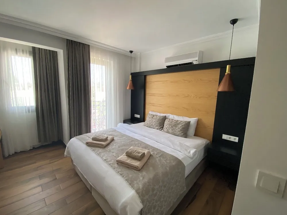 Standard Oda, 1 Yatak Odası, Havuz Manzaralı