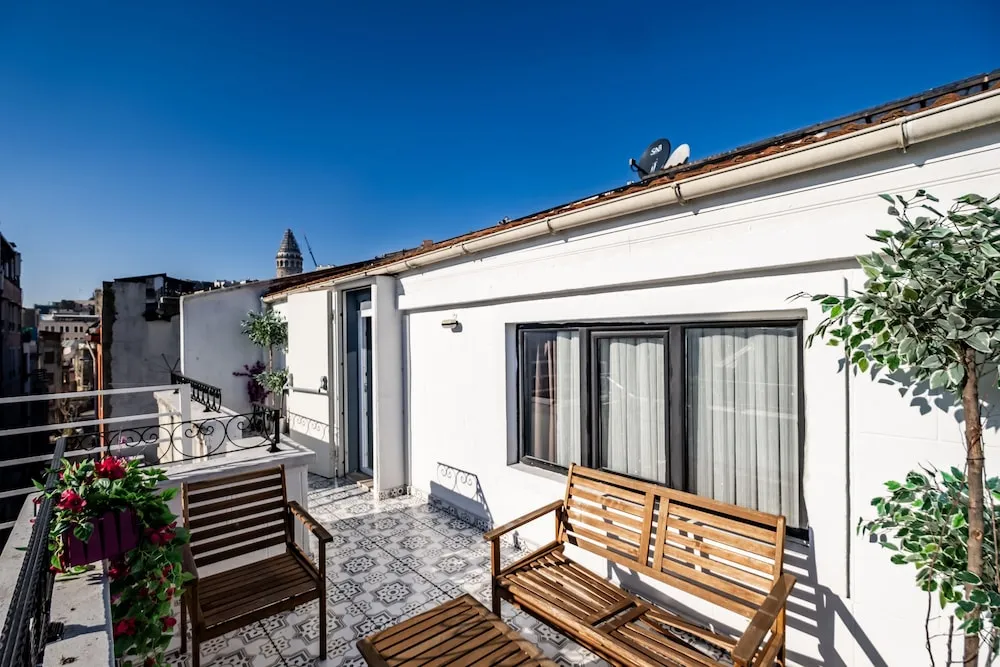 Çatı Katı Süiti (Penthouse), Teras